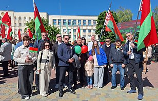 Коллектив Хоккейного клуба "Неман" принял участие в митинге ко Дню Государственного флага, герба и гимна